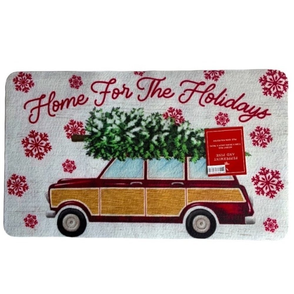 Peppermint & Pine Christmas ACCENT Rug 17.3” X 20.9” Vintage Station Wagon Tree